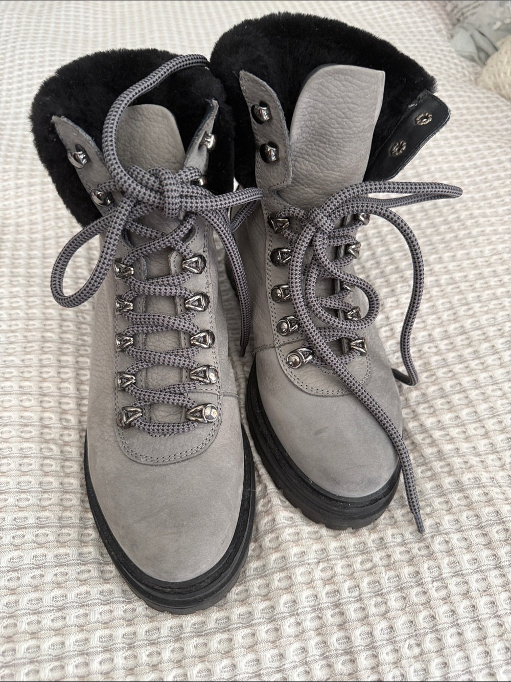 Women's M. GEMI Grey Lace-Up Suede Winter Boots with Black Fleece 36.5